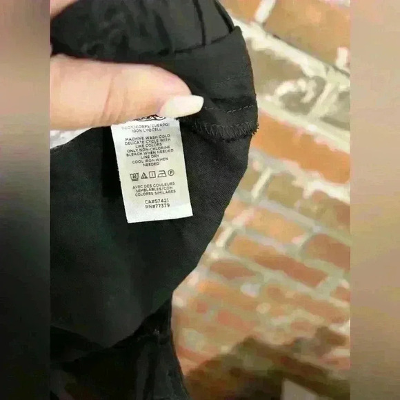 Ann Taylor Black Cuffed Cargo Pants 100% Lyocell Size 10P - Picture 6 of 6